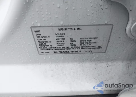 2022 Tesla Model Y Long Range Dual Motor All-Wheel Drive z USA, uszkodzony, nr VIN 7SAYGDEE7NF537535